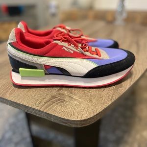 NWOT Puma sneakers